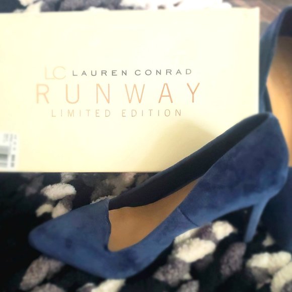 LC Lauren Conrad Runway Collection Velvet Women's High Heels NWB! - Picture 1 of 8